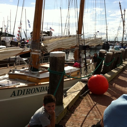 รูปภาพถ่ายที่ Adirondack II โดย Dave T. เมื่อ 9/17/2011