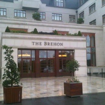 รูปภาพถ่ายที่ The Brehon โดย Stevey D. เมื่อ 10/23/2011