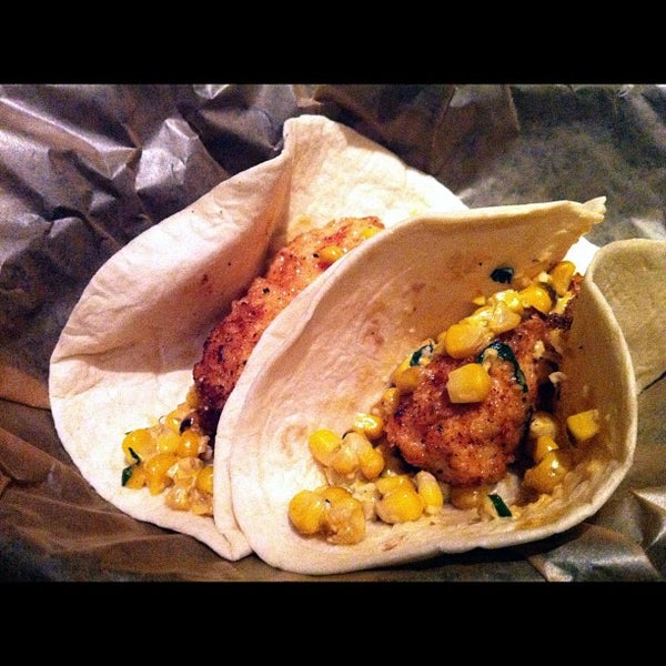 Снимок сделан в The Original El Taco пользователем eat. drink. repeat. 3/10/2012