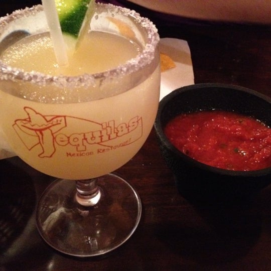 Foto tomada en Tequila&#39;s Mexican Restaurant  por Timothy C. el 3/15/2012