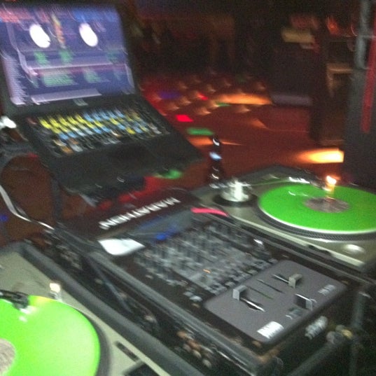 Foto tomada en Fusion Bar &amp; Night Club  por djholtie el 9/30/2011