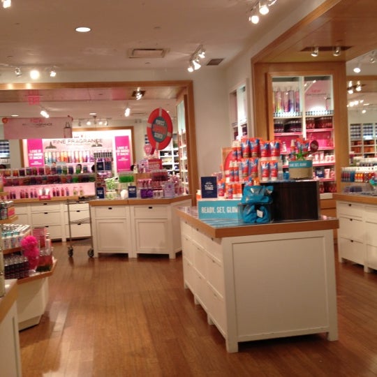 Bath Body Works 8000 W Broward Blvd
