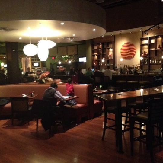 1/6/2012에 Mike S.님이 Nagoya Japanese Steakhouse &amp; Sushi에서 찍은 사진