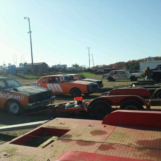 รูปภาพถ่ายที่ New Egypt Speedway โดย Lisa D. เมื่อ 11/12/2011