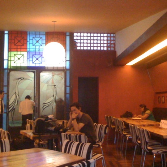 Foto diambil di Rothko Restaurante oleh Carol P. pada 1/20/2011