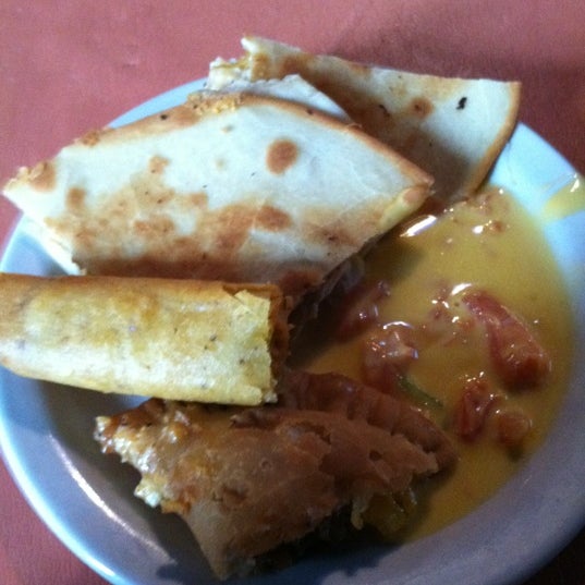 Photo taken at El Guapo&#39;s by Dylan C. on 1/7/2012