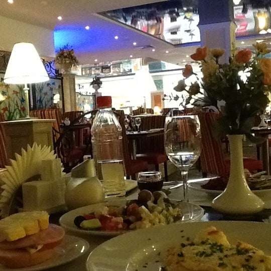 Le buffet, ресторан, ул. Николая Ершова, 1А, Казань, Россия - Яндекс Карты