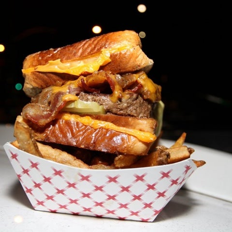 Photo prise au Grill &#39;Em All Truck par Burger J. le2/6/2011