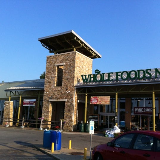 Whole Foods Market Grocery Store in East Louisville