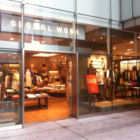 Foto Di グローバルワーク 上本町yufura店 天王寺区 2 Consigli Da 25 Visitatori