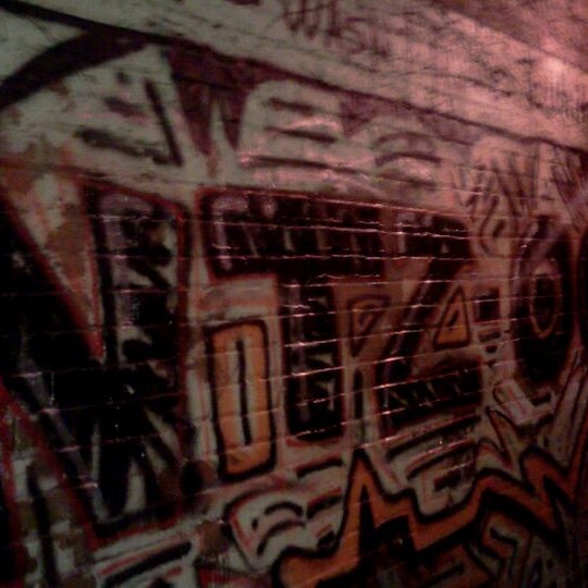 รูปภาพถ่ายที่ Neo Nightclub โดย Lisa S. เมื่อ 11/5/2011