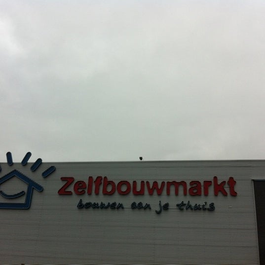 Foto tomada en Zelfbouwmarkt  por Elise D. el 12/27/2011