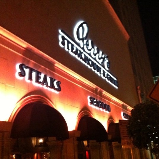 Perry's Steakhouse Downtown Austin에서 스테이크 전문점일