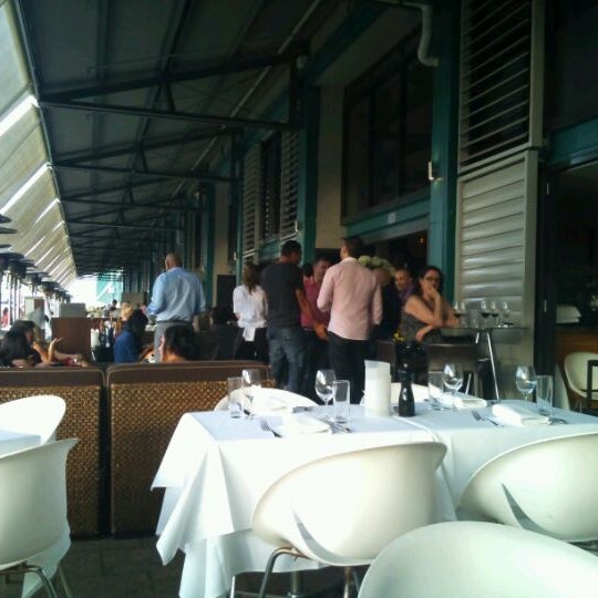 Foto tirada no(a) Manta Restaurant por Rohan em 12/23/2011