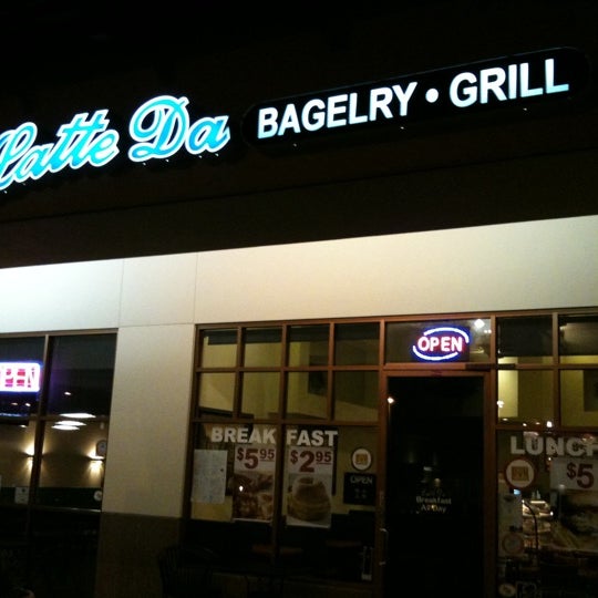 Photo taken at Latte Da Bagelry and Grill by Mitch D. on 3/8/2011