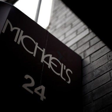 1/26/2012 tarihinde Michael&#39;sziyaretçi tarafından Michael&#39;s Restaurant'de çekilen fotoğraf