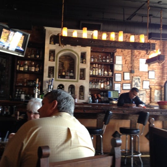 Foto diambil di Zapata Taco and Tequila Bar oleh Ken O. pada 1/31/2012