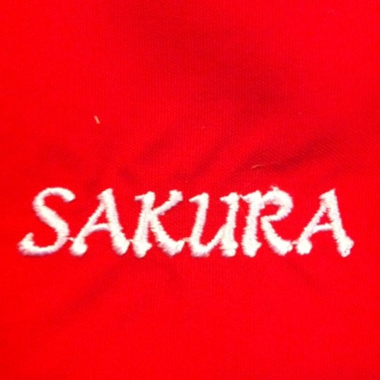 Photo prise au Restaurante Sakura par Maria V. le12/19/2011