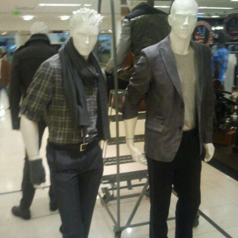 Photo taken at Shops Around Lenox by D.R.P. M. on 1/8/2012