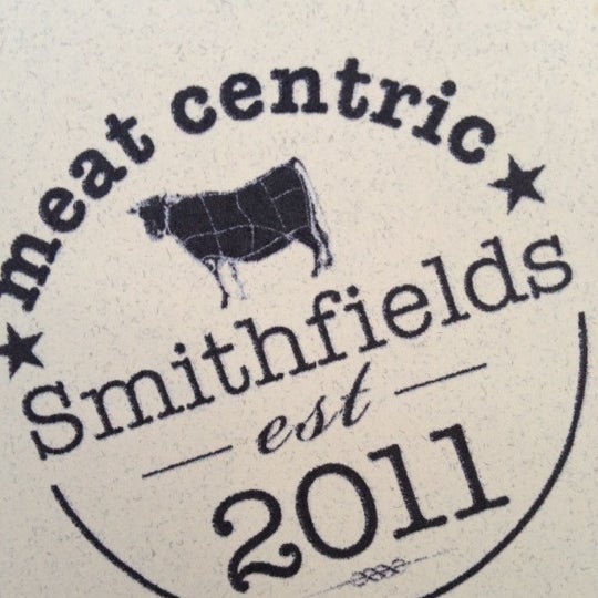 รูปภาพถ่ายที่ Smithfields Restaurant &amp; Bar โดย Nick G. เมื่อ 9/5/2012