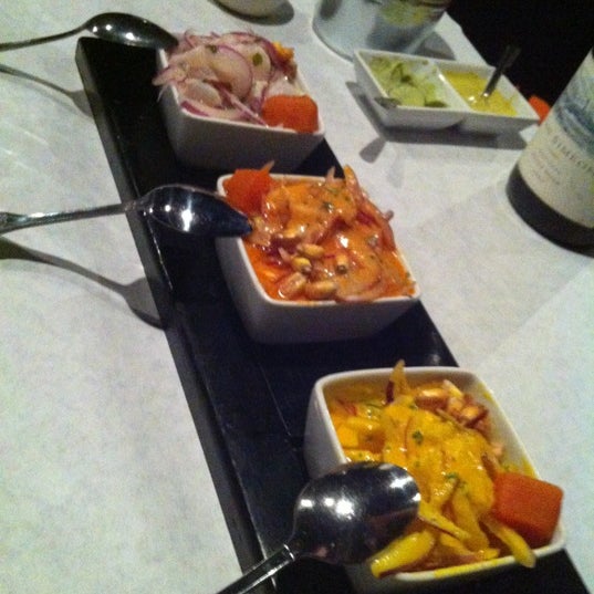 Foto diambil di Lola&#39;s Peruvian Restaurant oleh Vahe N. pada 6/20/2012