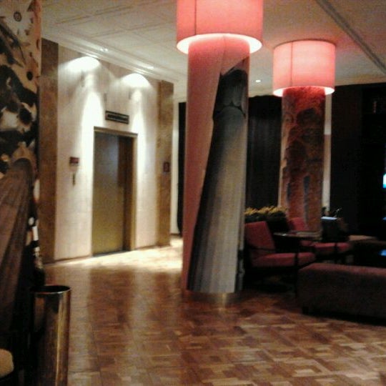 Снимок сделан в Hotel Augusta пользователем Luis B. 10/1/2011