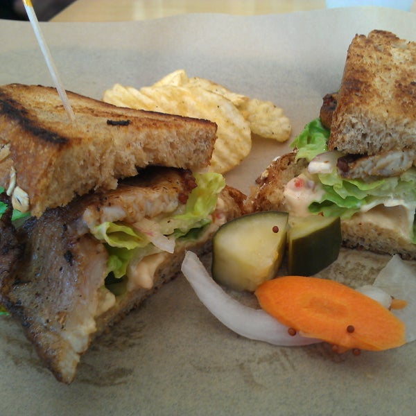 Foto tirada no(a) Noble Sandwich Co. por Wallace P. em 7/24/2012