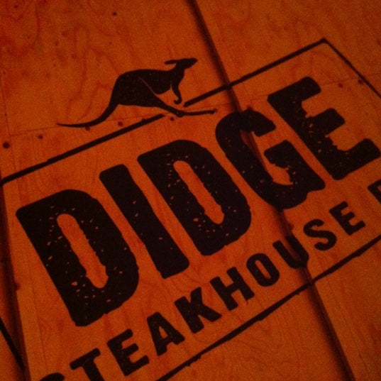 Das Foto wurde bei Didge Steakhouse Pub von Felipe A. P. am 3/11/2012 aufgenommen