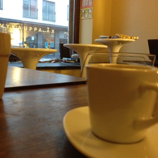 Foto tomada en Latte Cafe  por Franck T. el 10/30/2011