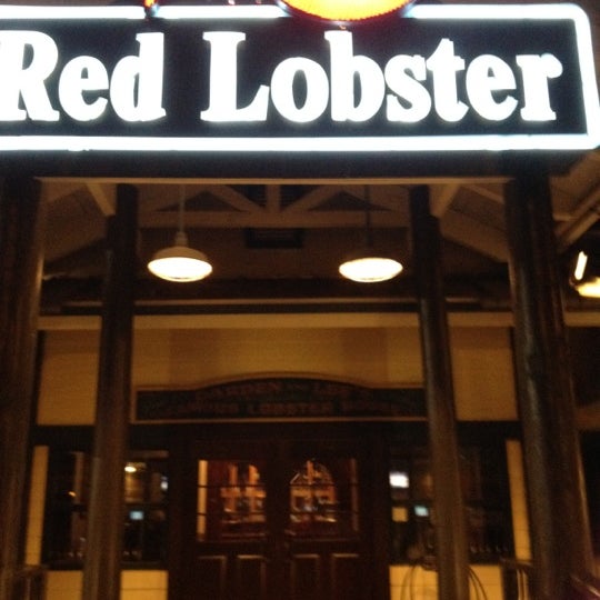 Photo taken at Red Lobster by Stephanie M. on 1/16/2012