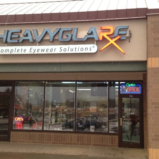 รูปภาพถ่ายที่ Heavyglare Eyewear โดย Grant L. เมื่อ 1/14/2012