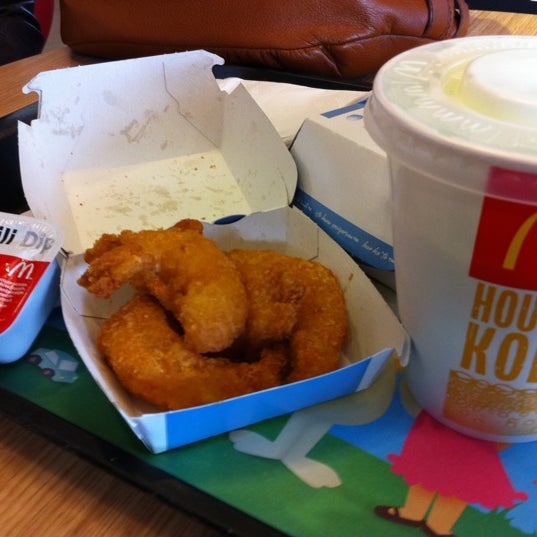 Снимок сделан в McDonald&#39;s пользователем Laysa L. 3/21/2011
