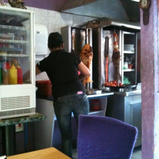 2/21/2012にJorge A.がDöner Kababで撮った写真