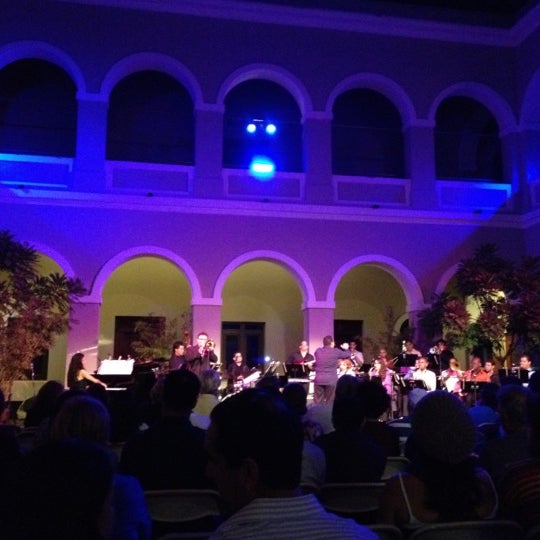 Foto tomada en Conservatorio de Música de Puerto Rico  por Derek G. el 4/21/2012