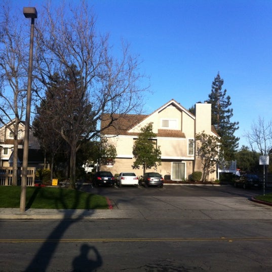 Photo taken at Residence Inn Sunnyvale Silicon Valley I by Daisuke S. on 3/2/2012