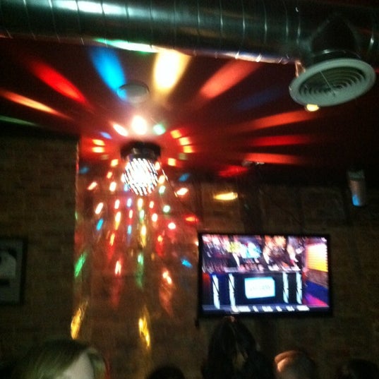 2/11/2012にVani K.がMike&#39;s Courtside Sports Bar &amp; Grillで撮った写真