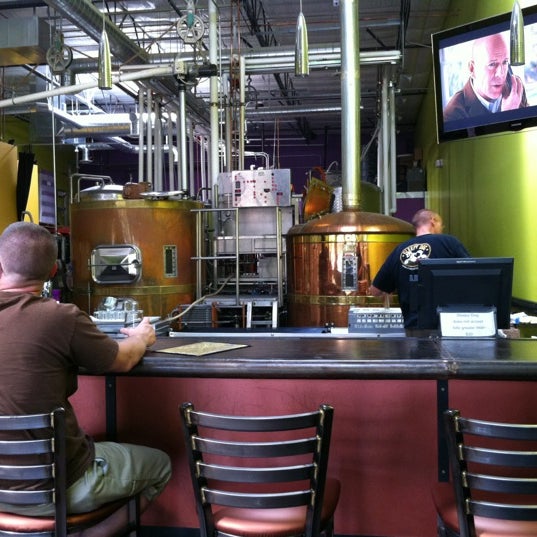8/11/2012 tarihinde Brad E.ziyaretçi tarafından Sleepy Dog Saloon &amp; Brewery'de çekilen fotoğraf