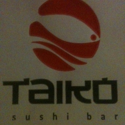 7/21/2012 tarihinde Dick F.ziyaretçi tarafından Taiko Sushi Bar'de çekilen fotoğraf