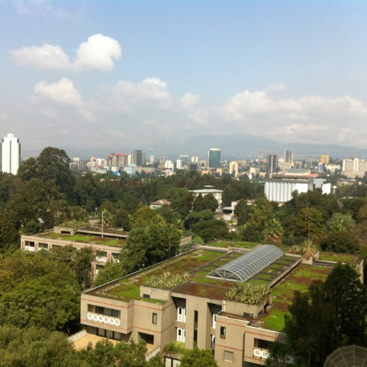 รูปภาพถ่ายที่ Hilton Addis Ababa โดย Fatih K. เมื่อ 7/24/2012