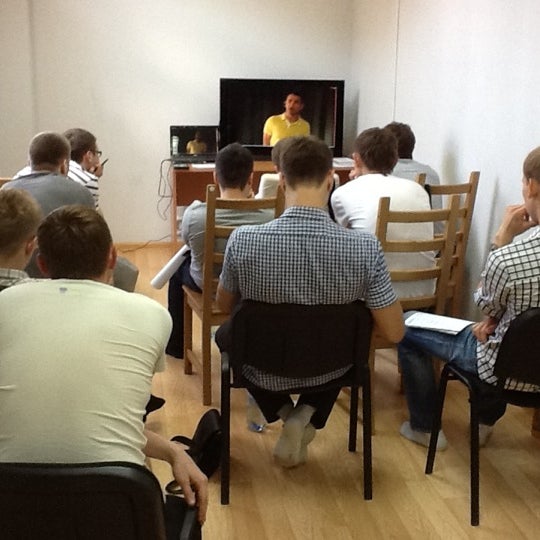 Студия тренинга. Авторы тренингов. Тренинговая студия. Студия тренингов Ярославль большая Октябрьская 128.