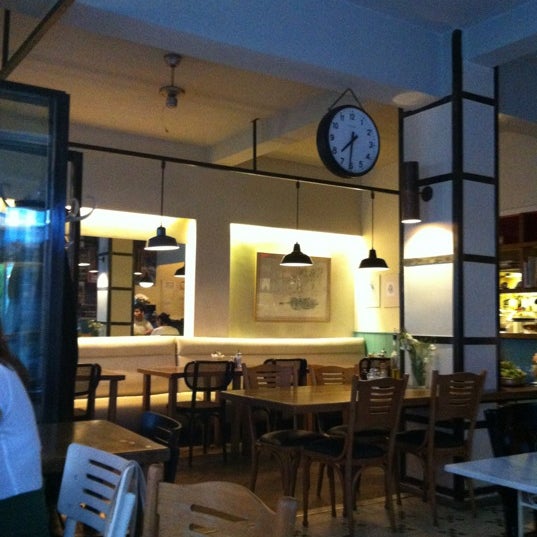 Gölge Kahve Café in Asmalı Mescit