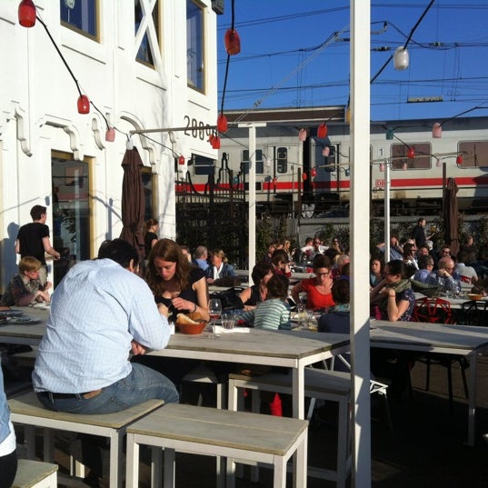 3/28/2012 tarihinde Hans v.ziyaretçi tarafından Wereldrestaurant Dara'de çekilen fotoğraf