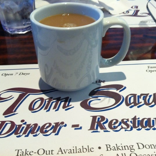 Photo taken at Tom Sawyer Diner by Geneo on 4/22/2012