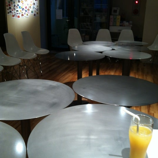 7/6/2012にkaneuchi k.がGuildCafe Costaで撮った写真