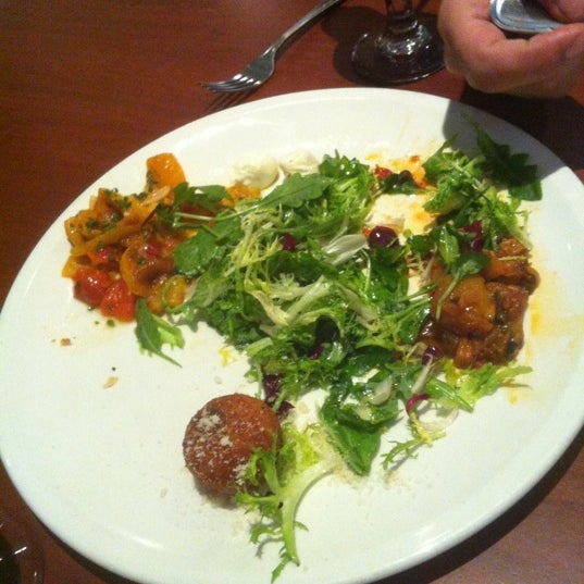 Photo taken at Restaurant Bricco by Jose F. on 4/4/2012