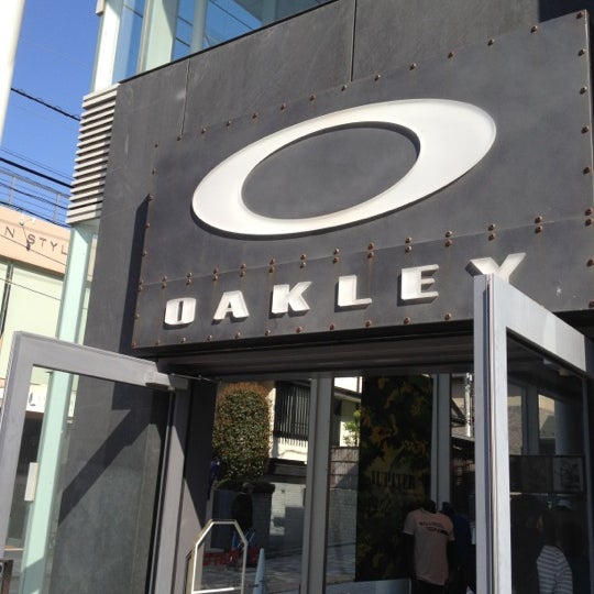 oakley flagship store