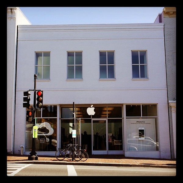 Apple Electronics Store in Washington