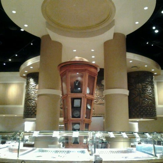 Photo prise au Hollywood Casino Perryville par Leroy B. le4/14/2012