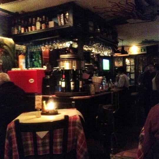 6/9/2012 tarihinde ᴡ r.ziyaretçi tarafından Tienda de Café'de çekilen fotoğraf