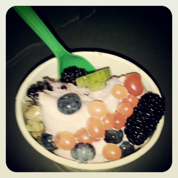 รูปภาพถ่ายที่ My Yo My Frozen Yogurt Shop โดย Giorgio L. เมื่อ 8/3/2012